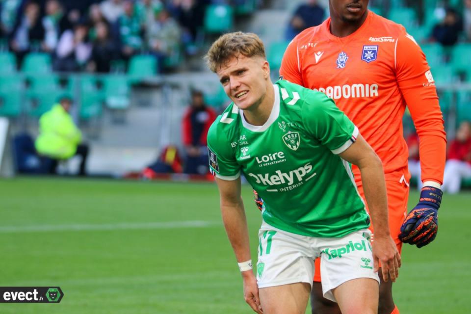 🚑 ASSE - Ben Old en salle d'attente pour passer des examens