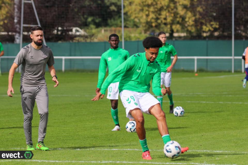 Qui es-tu Djylian N'Guessan nouvel attaquant professionnel de l'ASSE ?