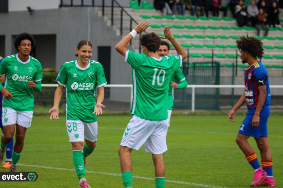 U19N - Cheikh voit double, l'ASSE régale à la maison