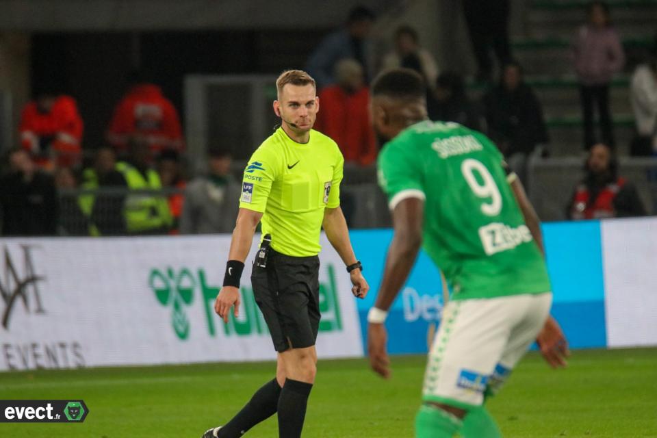 Le joueur qui commet le plus de fautes en Ligue 1 joue à l'ASSE